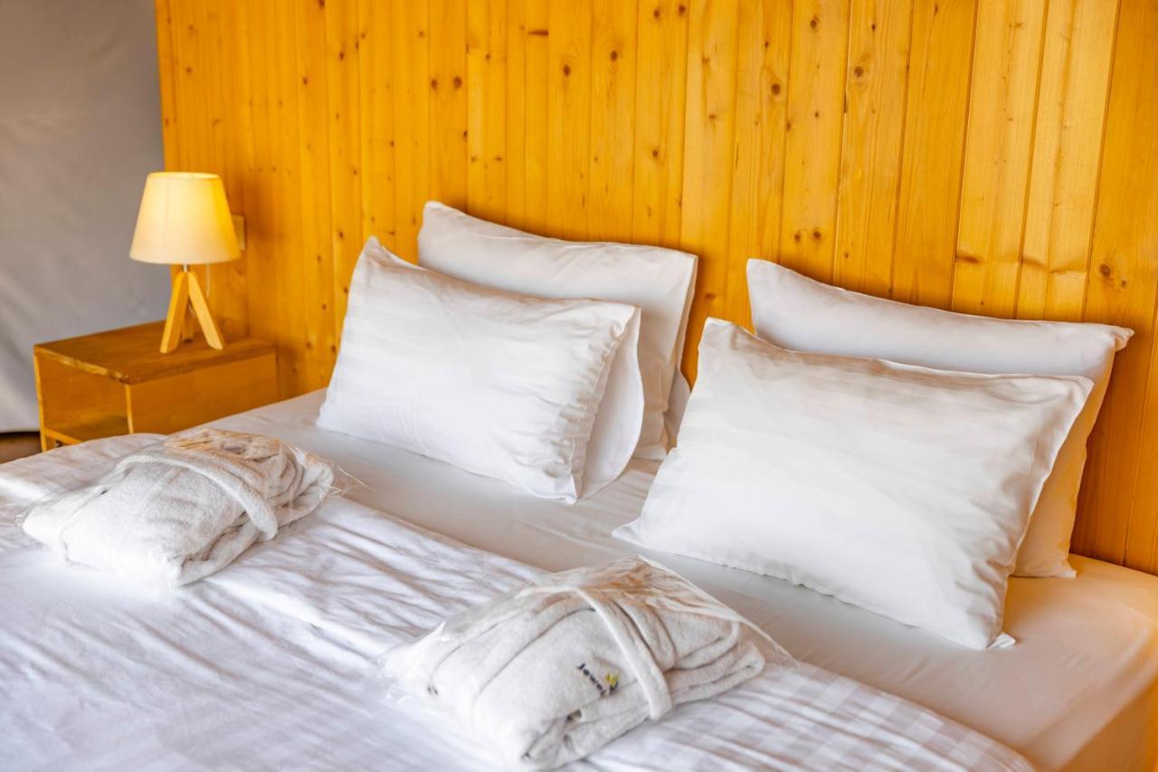 Jewelberry Glamping Hotel Tbilisi Mtsʼkhetʼa Dış mekan fotoğraf